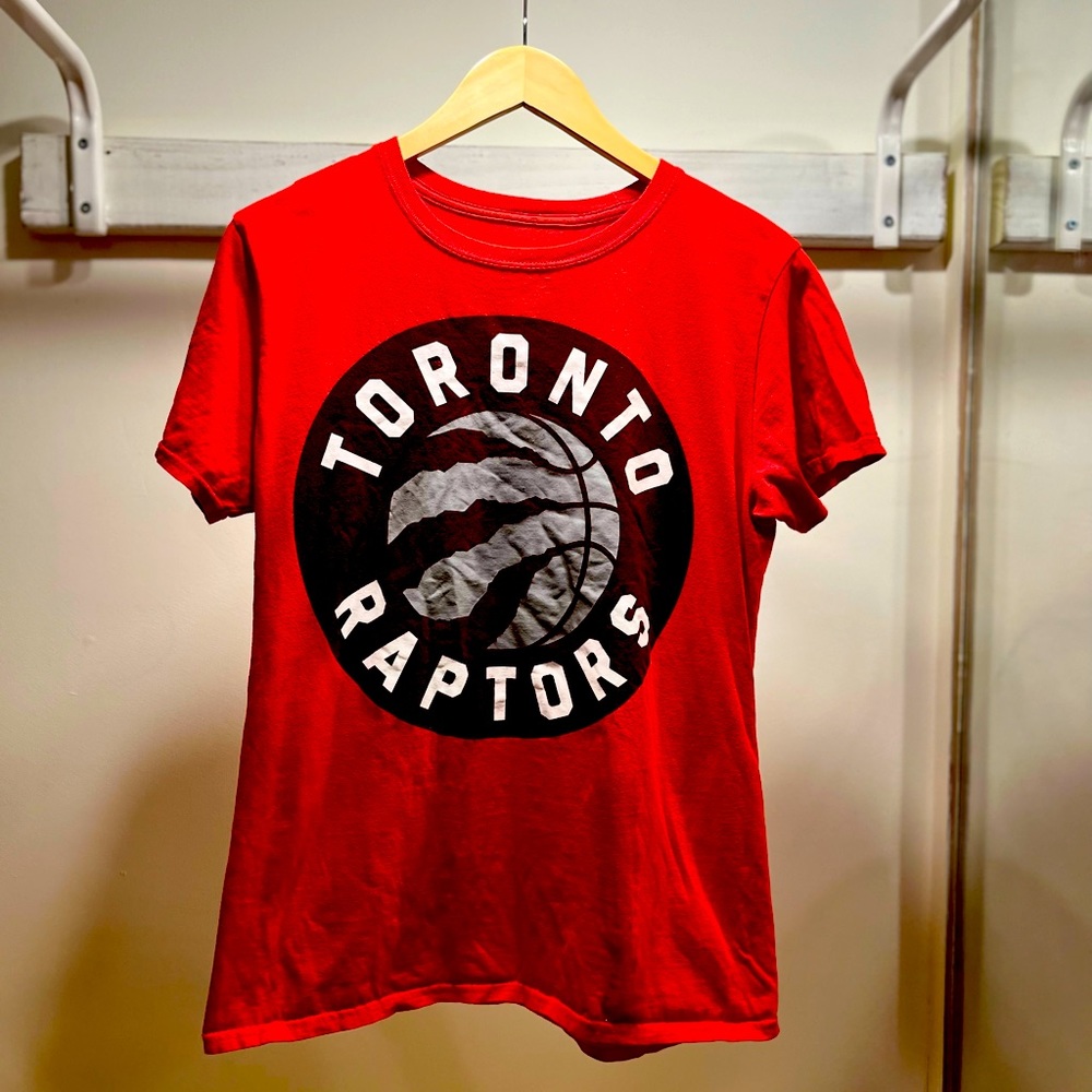Vintage Medium Toronto Raptors Official NBA tee, 2018 nice vintage condition